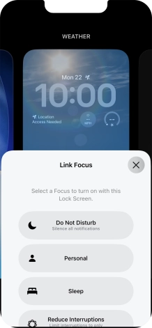 Press the required focus mode.