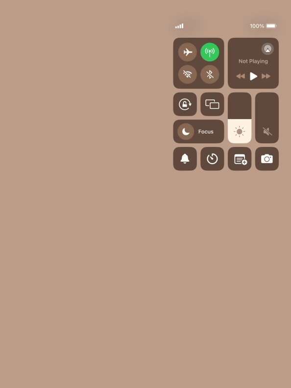 Press the flight mode icon to turn the function on or off. Press the flight mode icon to turn the function on or off.