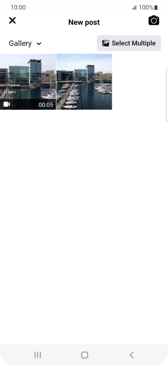 Press the required picture or video clip. Press the required picture or video clip.