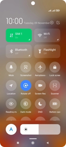 Press the Bluetooth icon to turn the function on or off.