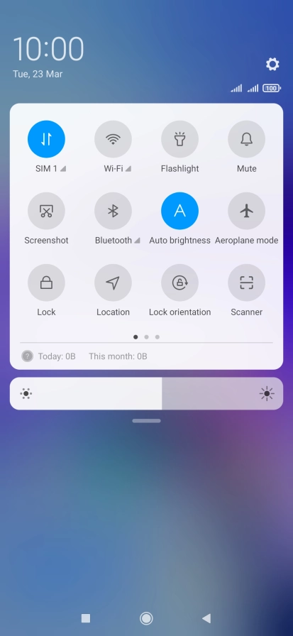 Press the Bluetooth icon to turn the function on or off. Press the Bluetooth icon to turn the function on or off.
