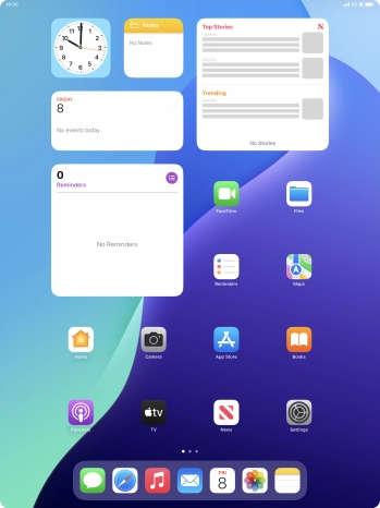 The alarm icon shows that the alarm is set.