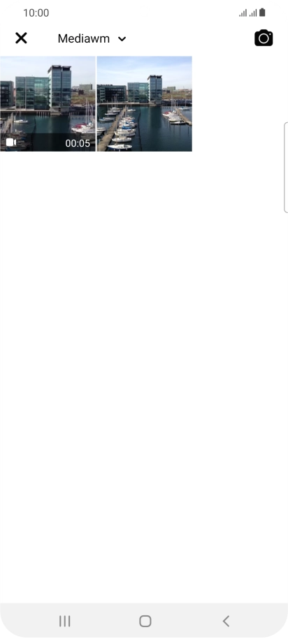 Press the required picture or video clip. Press the required picture or video clip.