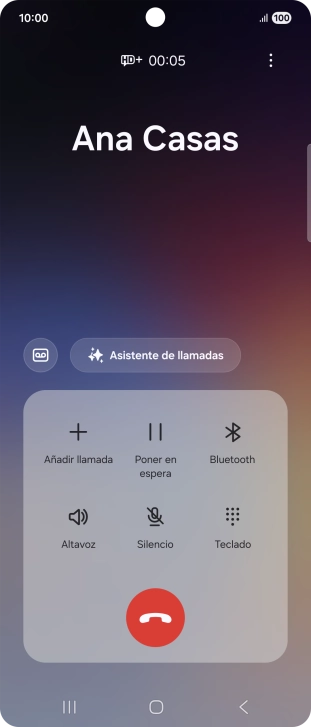 Para utilizar Galaxy AI para la traducción de una conversación durante una llamada, pulsa Asistente de llamadas.