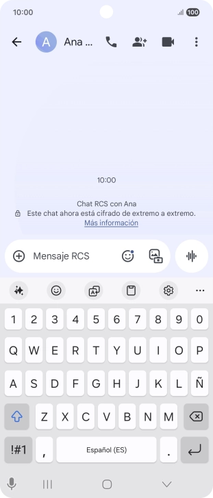 Selecciona una conversación o crea un nuevo mensaje y pulsa el icono de IA.