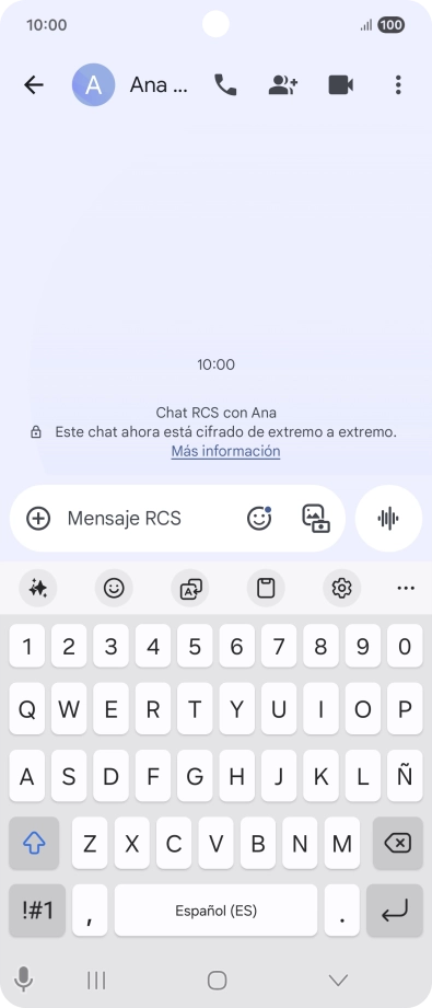 Selecciona una conversación o crea un nuevo mensaje y pulsa el icono de IA.