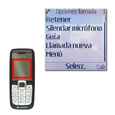 Vaya a Retener y pulse la tecla de navegación.La pantalla muestra brevemente que la llamada es retenida.