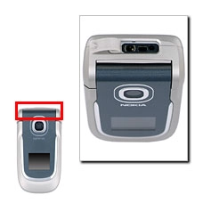 Conecte el cargador al conector situado en la parte superior derecha del teléfono y a la toma de corriente. Cuando el color verde del icono de batería se mueve, es que la batería se está cargando (puede tardar un par de segundos en aparecer).