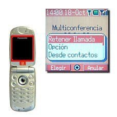 Vaya a Retener llamada y pulse la Tecla de navegación para retener las llamadas activas.