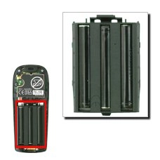 Presione la batería en su sitio en el teléfono hasta que escuche un clic.