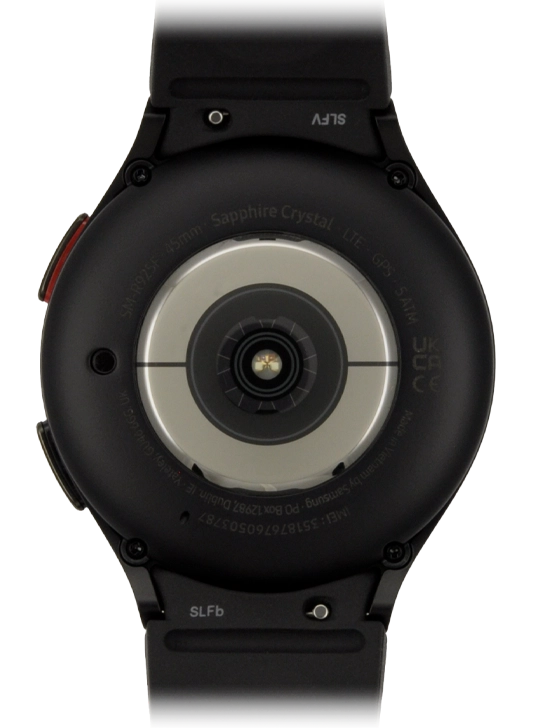 Sitúa la parte trasera  de tu smartwatch sobre el cargador magnético hasta que haga clic y quede sujeto.