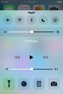 Press the flight mode icon to turn the function on or off. Press the flight mode icon to turn the function on or off.