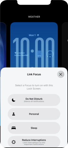 Press the required focus mode.
