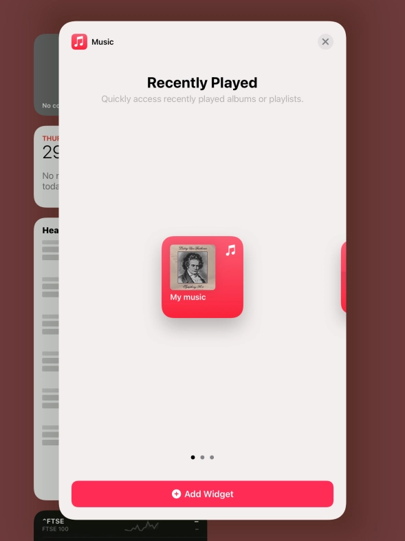 Slide your finger right or left on the screen to select the required widget size.