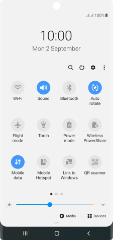 Press Mobile data to turn the function on or off.