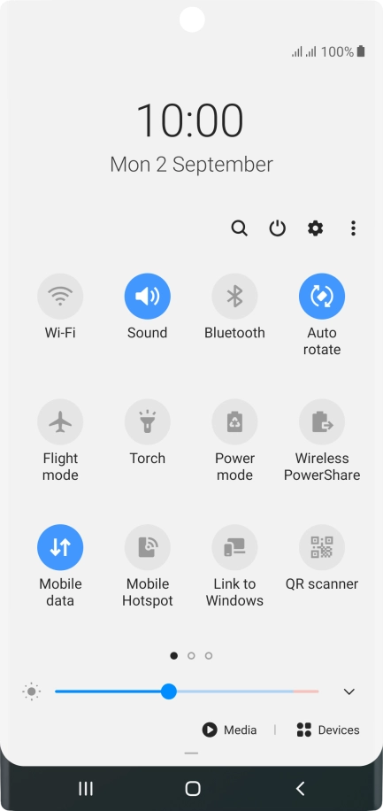 Press Mobile data to turn the function on or off.