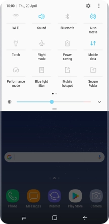 Press the mobile data icon to turn the function on or off. Press the mobile data icon to turn the function on or off.