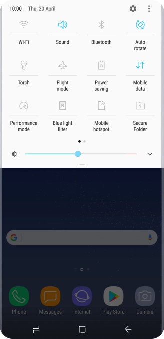 Press the mobile data icon to turn the function on or off. Press the mobile data icon to turn the function on or off.