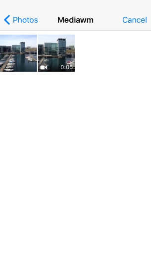 Press the required picture or video clip. Press the required picture or video clip.