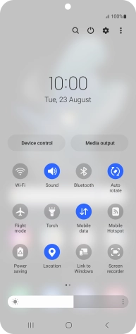 Press the mobile data icon to turn the function on or off.