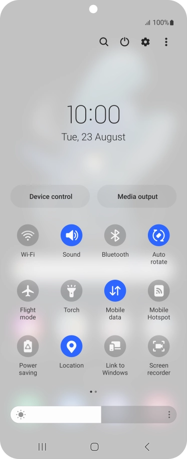 Press the mobile data icon to turn the function on or off.