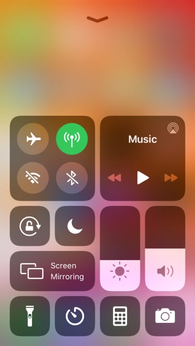Press the flight mode icon to turn the function on or off. Press the flight mode icon to turn the function on or off.
