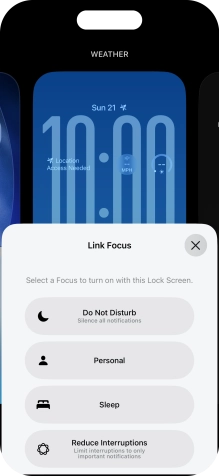 Press the required focus mode.