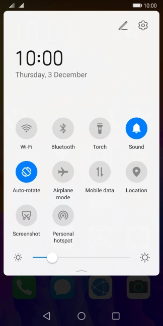 Press Mobile data to turn the function on or off.