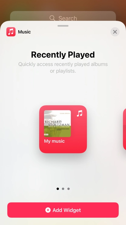 Slide your finger right or left on the screen to select the required widget size.