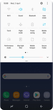 Press the mobile data icon to turn the function on or off.