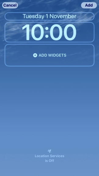 To customise the way the lock screen date is displayed, press the date widget and follow the instructions on the screen to select the required widget display mode.
