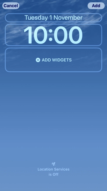 To customise the way the lock screen date is displayed, press the date widget and follow the instructions on the screen to select the required widget display mode.
