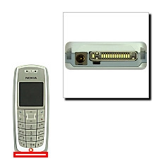 Conecte el cable de datos al conector situado en la base del teléfono. Conecte el otro extremo del cable al puerto USB del ordenador.