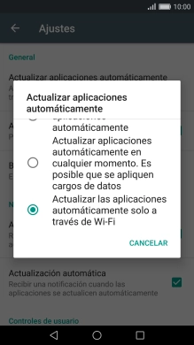 Pulsa Actualizar las aplicaciones automáticamente solo a través de Wi-Fi para activar la función.