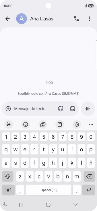 Selecciona una conversación o crea un nuevo mensaje y pulsa el icono de IA. Selecciona una conversación o crea un nuevo mensaje y pulsa el icono de IA.
