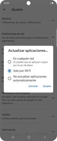 Para activar la actualización automática de apps utilizando la red móvil, pulsa Actualizar todas las apps con Wi-Fi o datos móviles. Para activar la actualización automática de apps utilizando la red móvil, pulsa Actualizar todas las apps con Wi-Fi o datos móviles.