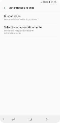 Si quieres seleccionar la red de forma manual, pulsa Buscar redes y espera un momento mientras el teléfono está buscando las redes disponibles.