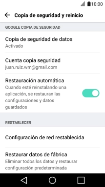 Pulsa Restaurar datos de fábrica.