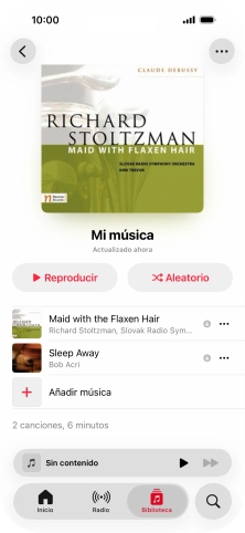 Desplázate a la categoría o a la lista de reproducción deseada y pulsa el archivo de música deseado. Desplázate a la categoría o a la lista de reproducción deseada y pulsa el archivo de música deseado.
