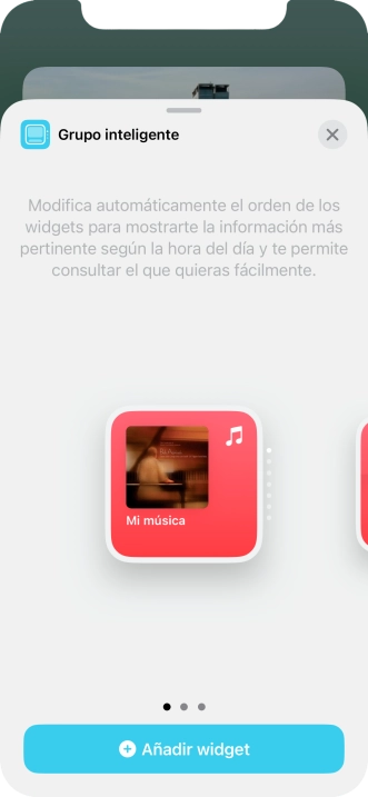 Desliza el dedo hacia la derecha o hacia la izquierda por la pantalla para seleccionar el tamaño de widget deseado. Desliza el dedo hacia la derecha o hacia la izquierda por la pantalla para seleccionar el tamaño de widget deseado.