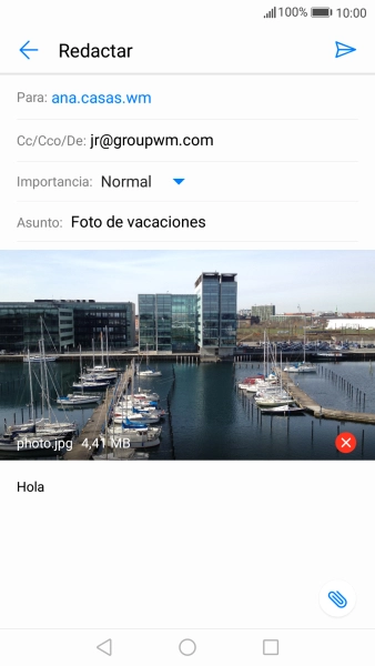 Pulsa el icono de envío cuando termines de escribir el correo electrónico.