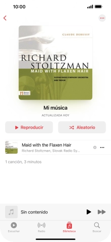 Desplázate a la categoría o a la lista de reproducción deseada y pulsa el archivo de música deseado. Desplázate a la categoría o a la lista de reproducción deseada y pulsa el archivo de música deseado.