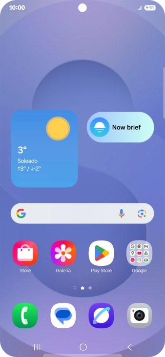 Cuando el icono de carga de batería aparece en la pantalla, el teléfono se está cargando. Cuando el icono de carga de batería aparece en la pantalla, el teléfono se está cargando.