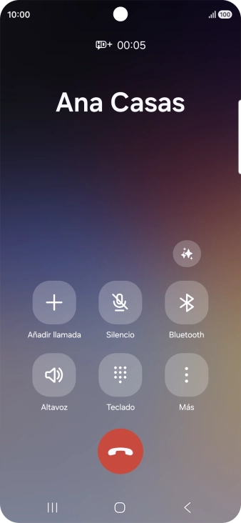 Si deseas utilizar Galaxy AI para la traducción de una conversación durante una llamada, pulsa el icono de IA. Si deseas utilizar Galaxy AI para la traducción de una conversación durante una llamada, pulsa el icono de IA.