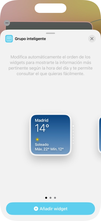 Desliza el dedo hacia la derecha o hacia la izquierda por la pantalla para seleccionar el tamaño de widget deseado. Desliza el dedo hacia la derecha o hacia la izquierda por la pantalla para seleccionar el tamaño de widget deseado.