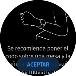 Pulsa Aceptar y espera mientra el smartwatch está midiendo la saturación de oxígeno en sangre. Pulsa Aceptar y espera mientra el smartwatch está midiendo la saturación de oxígeno en sangre.