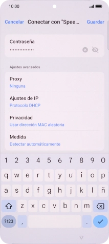 Introduce la contraseña de la red Wi-Fi y pulsa el icono de aceptar. Introduce la contraseña de la red Wi-Fi y pulsa el icono de aceptar.