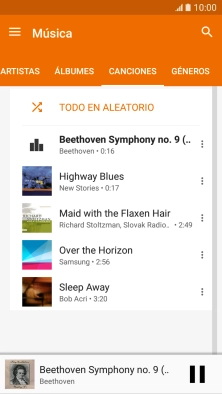 Pulsa el título de la canción en la parte inferior de la pantalla. Pulsa el título de la canción en la parte inferior de la pantalla.