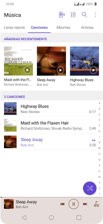 Pulsa el título de la canción en la parte inferior de la pantalla. Pulsa el título de la canción en la parte inferior de la pantalla.