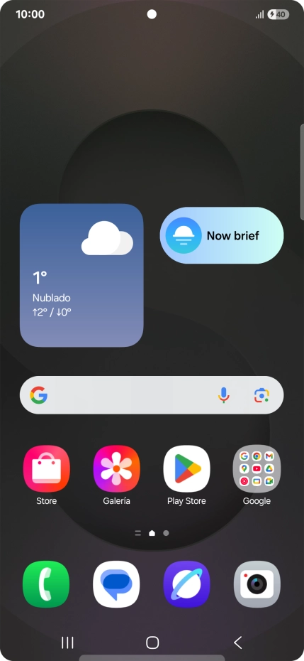 Cuando el icono de carga de batería aparece en la pantalla, el teléfono se está cargando. Cuando el icono de carga de batería aparece en la pantalla, el teléfono se está cargando.